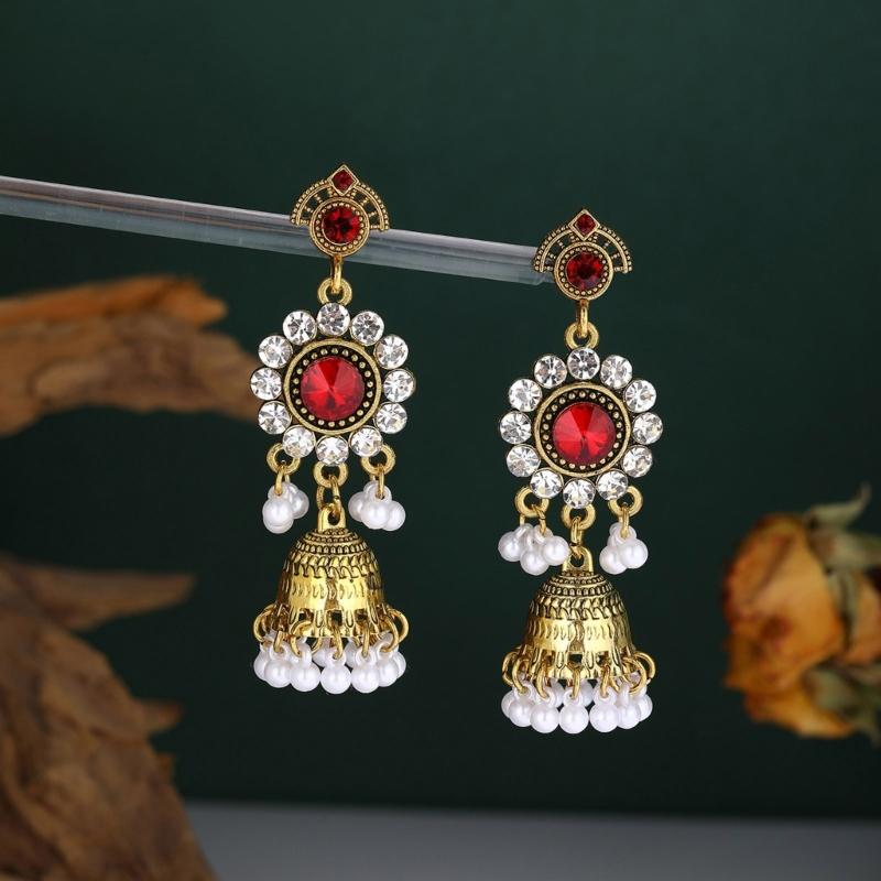 Luxury Cubic Zirconia Stud Earrings Feature Imitation Pearls Zinc Alloy Comfortable Ear Pendants For Formal Event