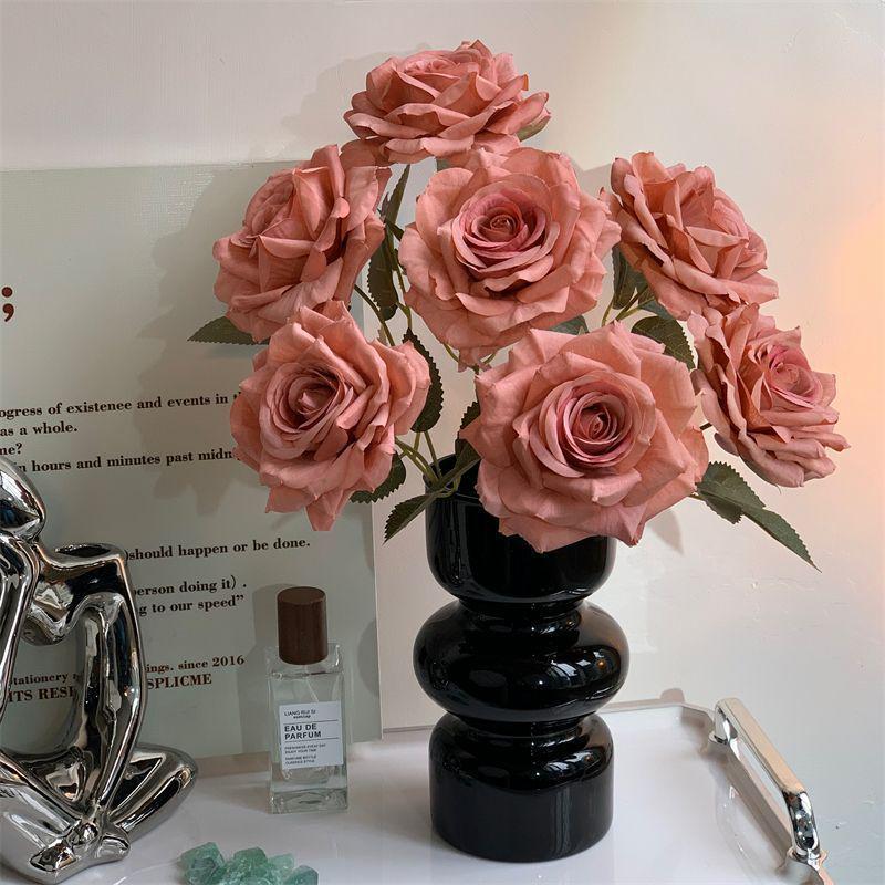 Ścianka z sztucznych kwiatów 'Cappuccino Rose' dla Influencerów, na Wesela i do Wystroju Domu