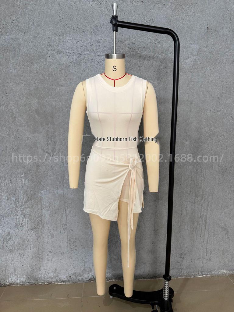 European-American Two-Piece Bodycon Sport Dress with Strappy Sleeveless Back and Anti-Exposure Yoga Tennis Skirt