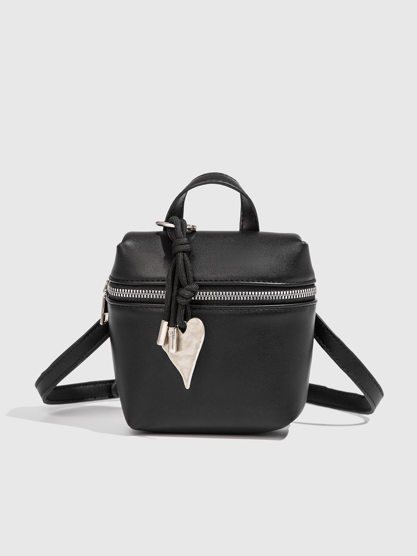 

South Korea 2025 new Dongdaemun mini handbag shoulder messenger bag fashionable versatile commuter bag чёрный