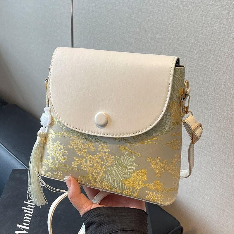 Stylish Summer Crossbody Bag For Women With Unique Design And Phone Pocket