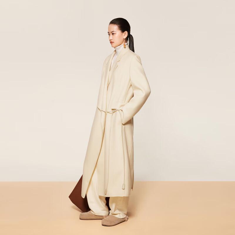 

Пальто женское из смесовой ягнячьей шерсти с длинным лацканом XS