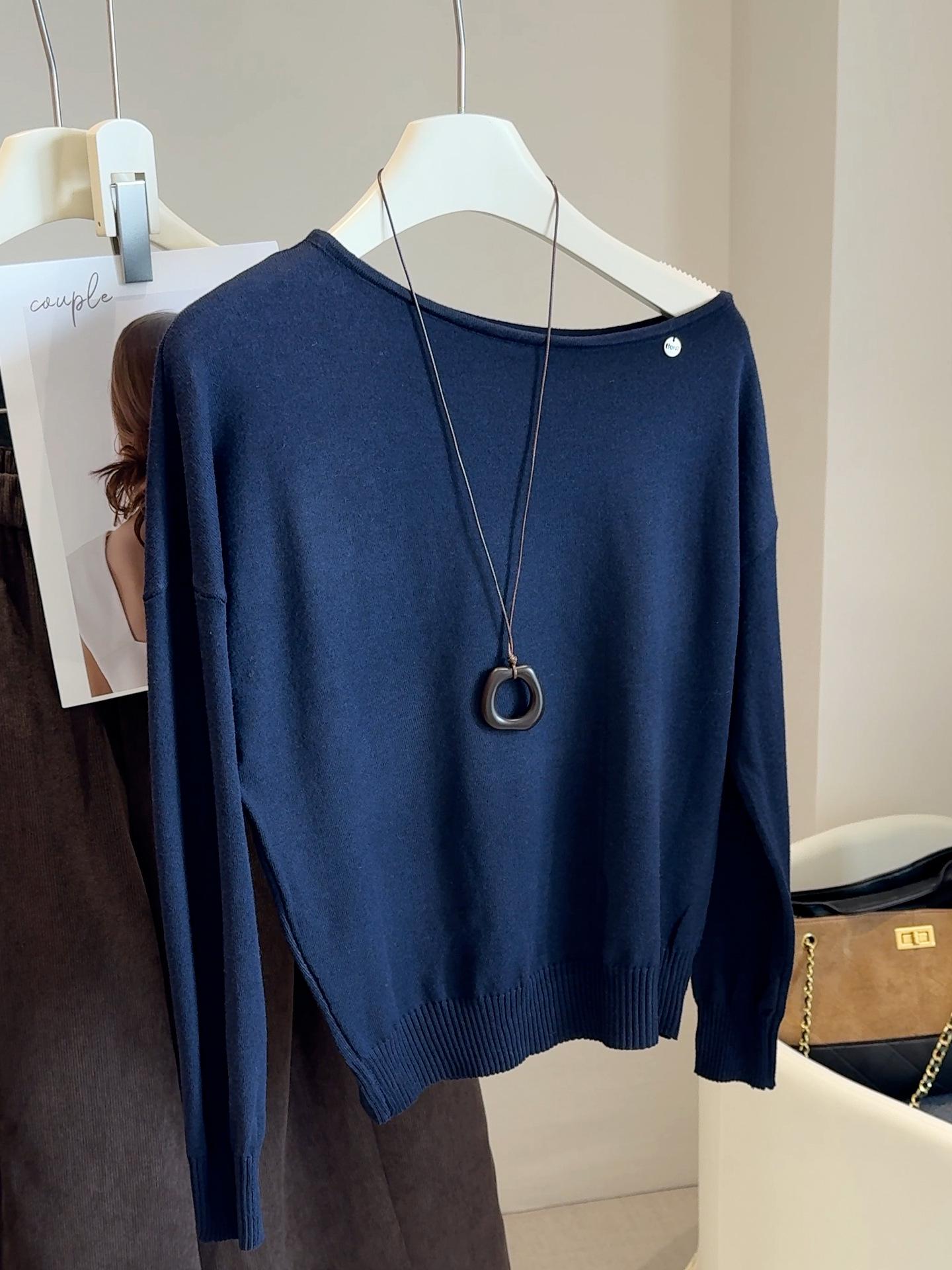 Женский однотонный вязаный свитер с открытыми плечами - Осень 2025 Корейский стиль Длинный рукав Свободный крой Омолаживающий В комплекте бесплатное ожерелье One Size темно-синий 1770₽