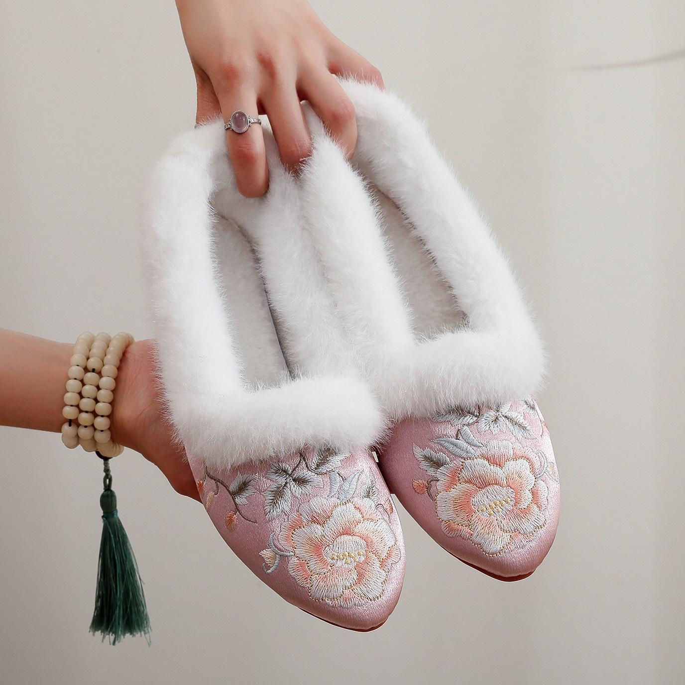 

Женские зимние туфли-лодочки с подкладкой из искусственного меха, нескользящие, с круглым носком, на толстом блочном каблуке, для ходьбы, теплые, вышитые, на низком каблуке, мокасины для женщин 41