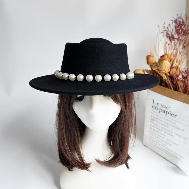 British Retro Black Woolen Flat Top Top Hat Women'S Autumn And Winter Pearl Chain Flat Brim Felt Hat Internet Celebrities Of The Same Style