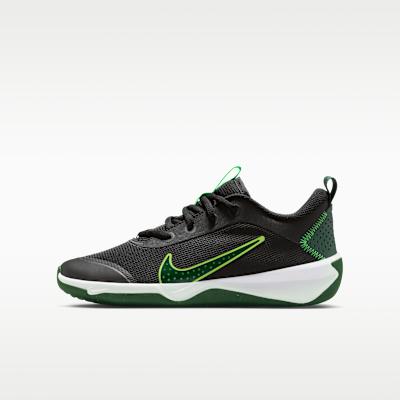 Nike Omni Multi-Court Black Green Strike Fir (GS) 35.5