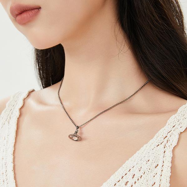 VIVIENNE WESTWOOD Petite Orb 3D Saturn Pendant Necklace Women Necklace Gunmetal 63020098S001