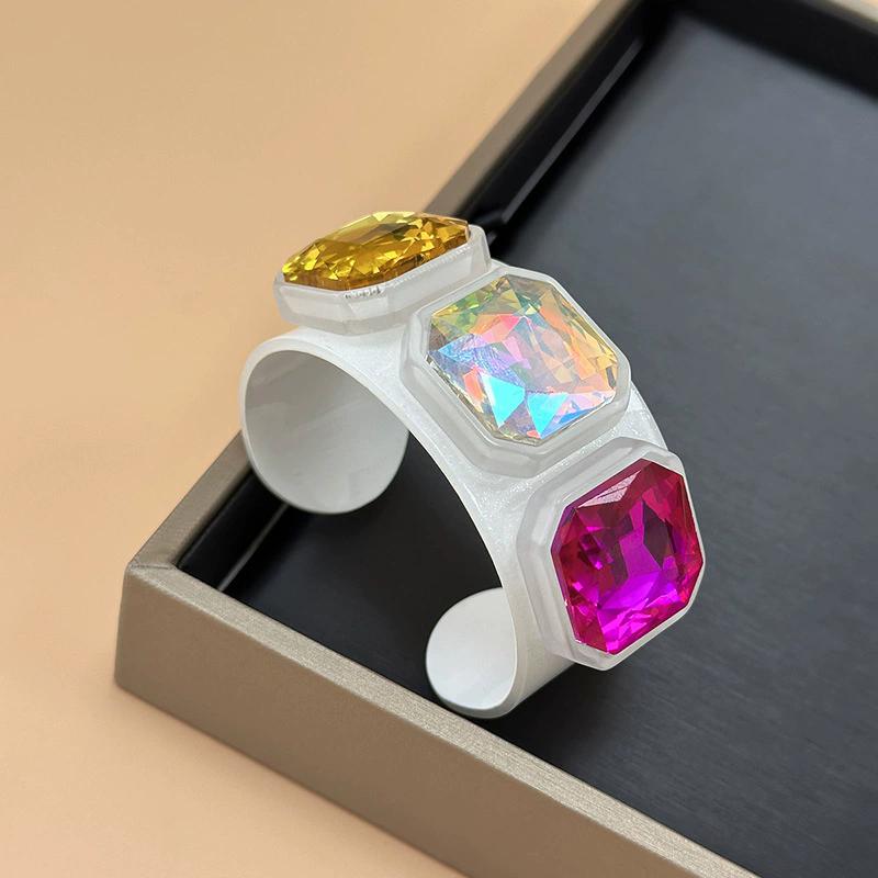 Colorful Acrylic Inlaid Quartz Stone Open Bracelet Fashionable Trendy And Personalized Jewelry Gift For Friends