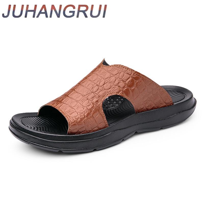 Summer New Style Men's Slippers Breathable Leisure Outdoor Soft Sole Slippers Shoes for Man Non-Slip Sandals Cool Beach Shoes