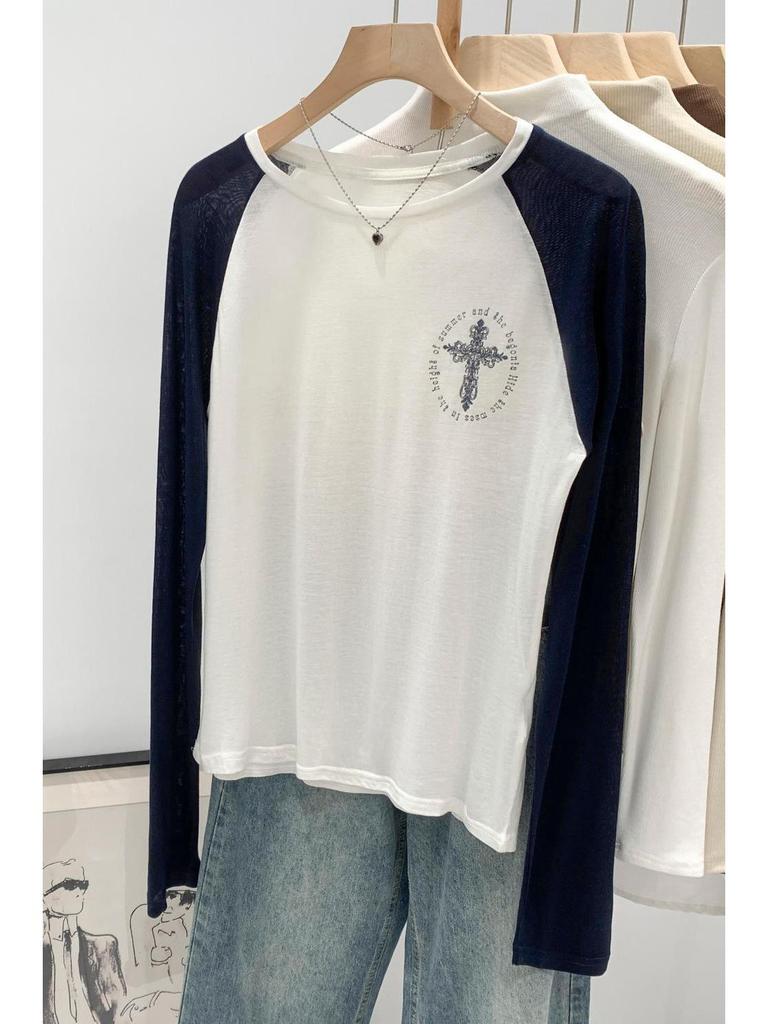 Women's Retro Color Block Crew Neck Long Sleeve Cross Print T-shirt for Autumn/Winter