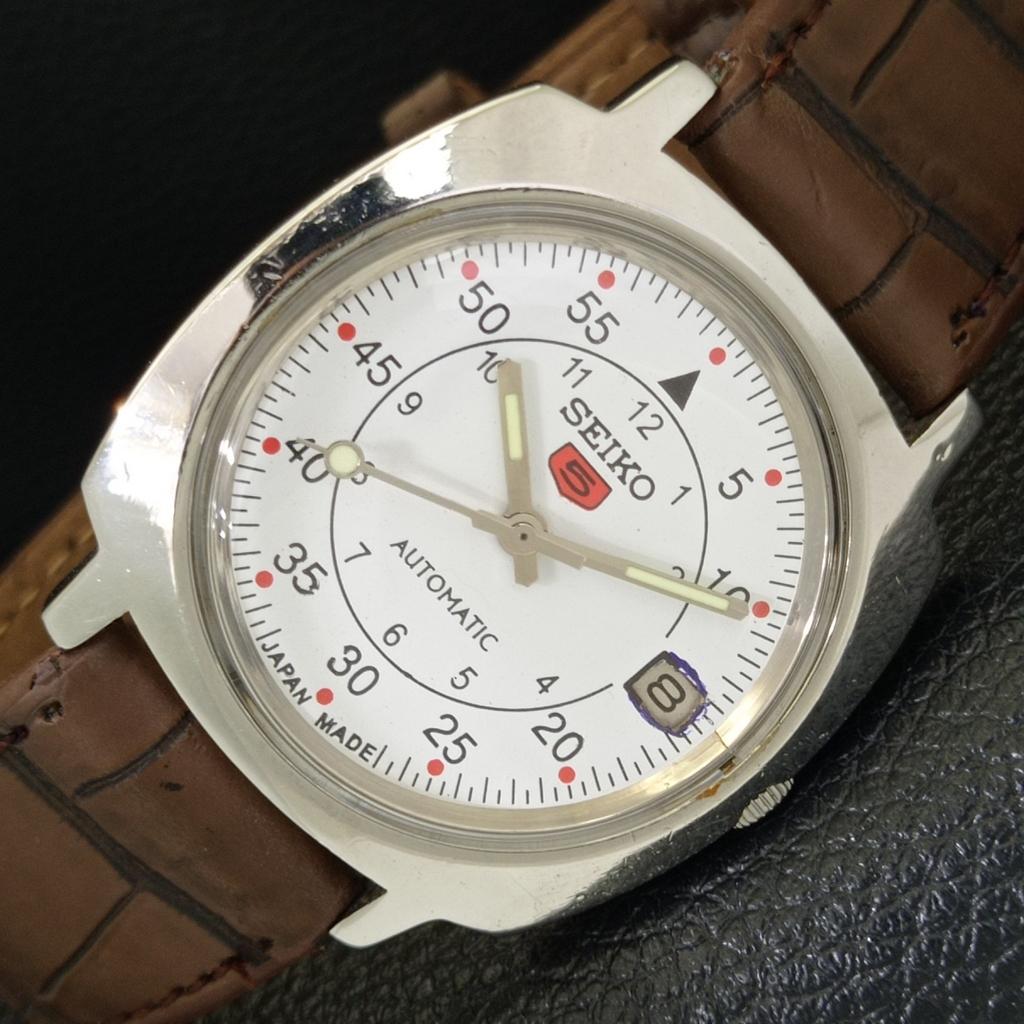 VINTAGE SEIKO 5 AUTOMATIC JAPAN MENS WHITE COLOR DIAL WATCH a701201-5 R206a-a701201
