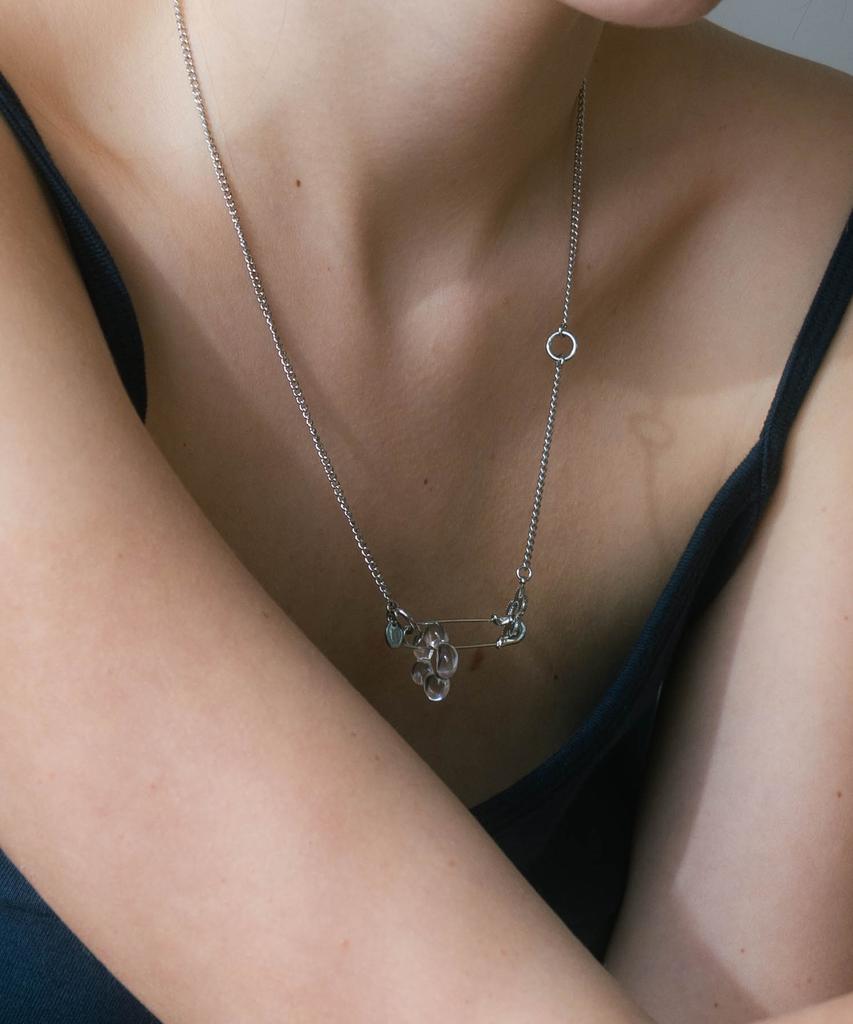 Pearly More Flower Bead Safety Pin Necklace_Pm26N003Ss