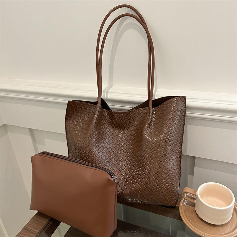 Classic Woven Tote Bags For Women With Comfortable Shoulder Straps For Daily Style