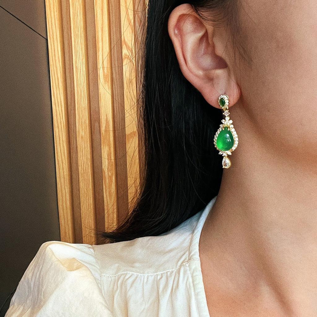 Full Green, Yang Green, Natural Agate Green Chalcedony Earrings, Women'S Opening Is Slightly Inlaid, And The Real Shot Is Fidelity.