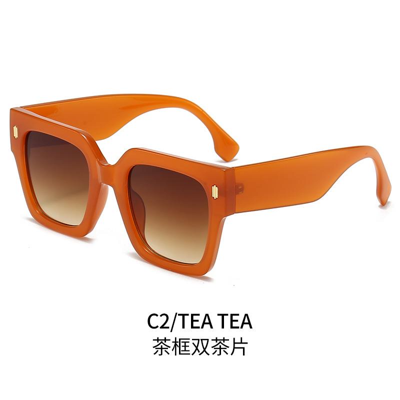 Trendy Square Sunglasses for Women & Men Fashionable UV Protection Glasses Stylish Shades for Sun Protection Must-Have Eyewear
