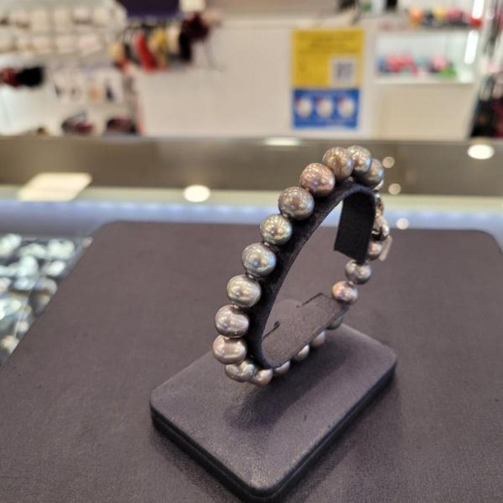 

Atria Freshwater Pearl White Pearl (10mm) Black Pearl (8mm) Basic Line B Bracelet JQNBAJJ0005WHF