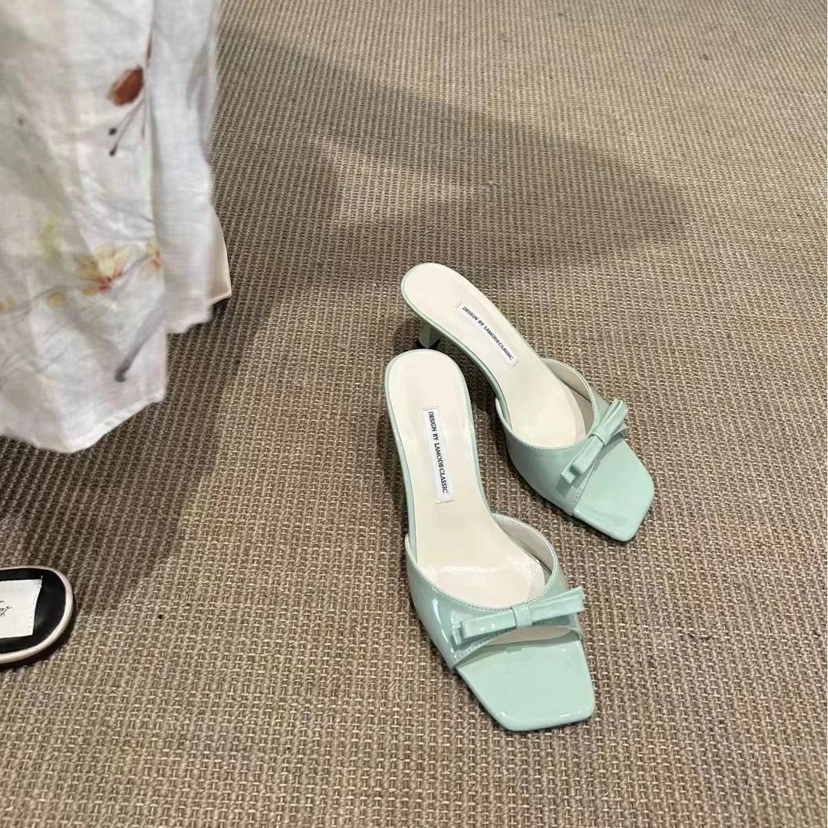 

Дизайнерське взуття Новинки Літня мода Бант Жіночі шльопанці Елегантність Стриптизерка Тонкі Низькі Підбори Леді Мюлі Слайди Взуття 35