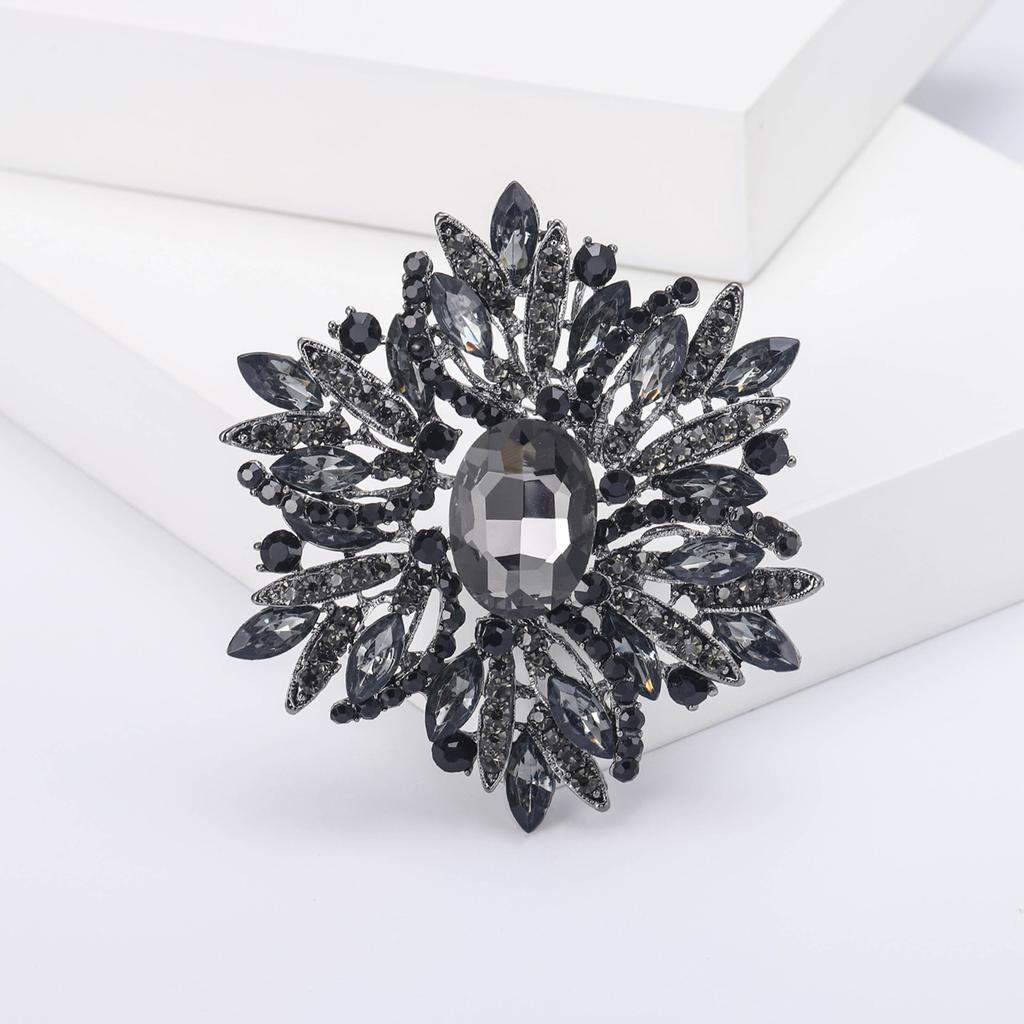 Fashion Alloy Large Crystal Glass Brooch Exaggerated Creative Women'S Sweater Coat Corsage Ornament Pin