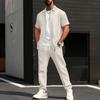 Set da uomo giacca a maniche corte e pantaloni con stampa geometrica con t-shirt bianca, outfit casual streetwear