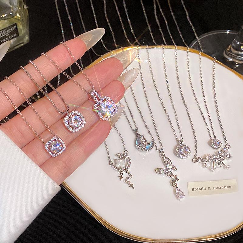 High-end Super Flash Zircon Titanium Steel Necklace Women's Versatile Niche Temperament Silver Collarbone Chain Internet Celebrity New Accessories