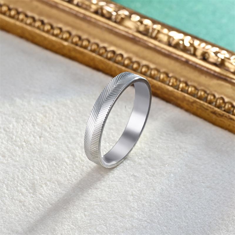 Modne europejskie i amerykańskie pierścionki retro: Wysokiej klasy, pasująca do wszystkiego stal nierdzewna i tytanowa dla influencerów