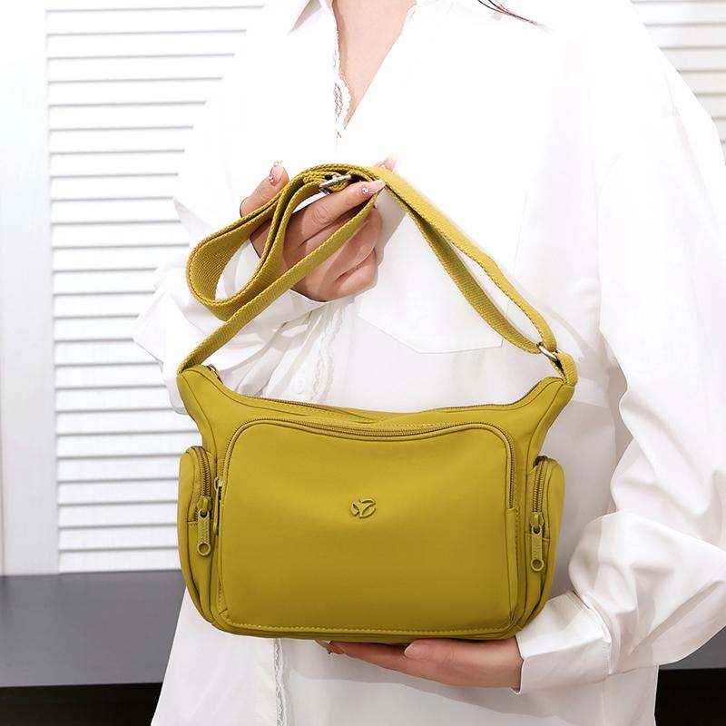 Commuter Shoulder Bag Women's Large Capacity Multi-layer Solid Color Crossbody Bag Middle-aged Mother Bag