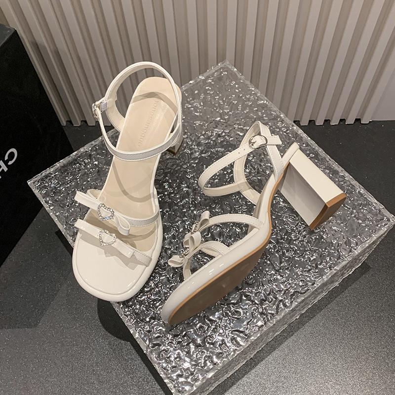 

2025 spring and summer new fashion versatile Korean version of fairy style temperament thick heel open toe high heel Roman sandals women 40