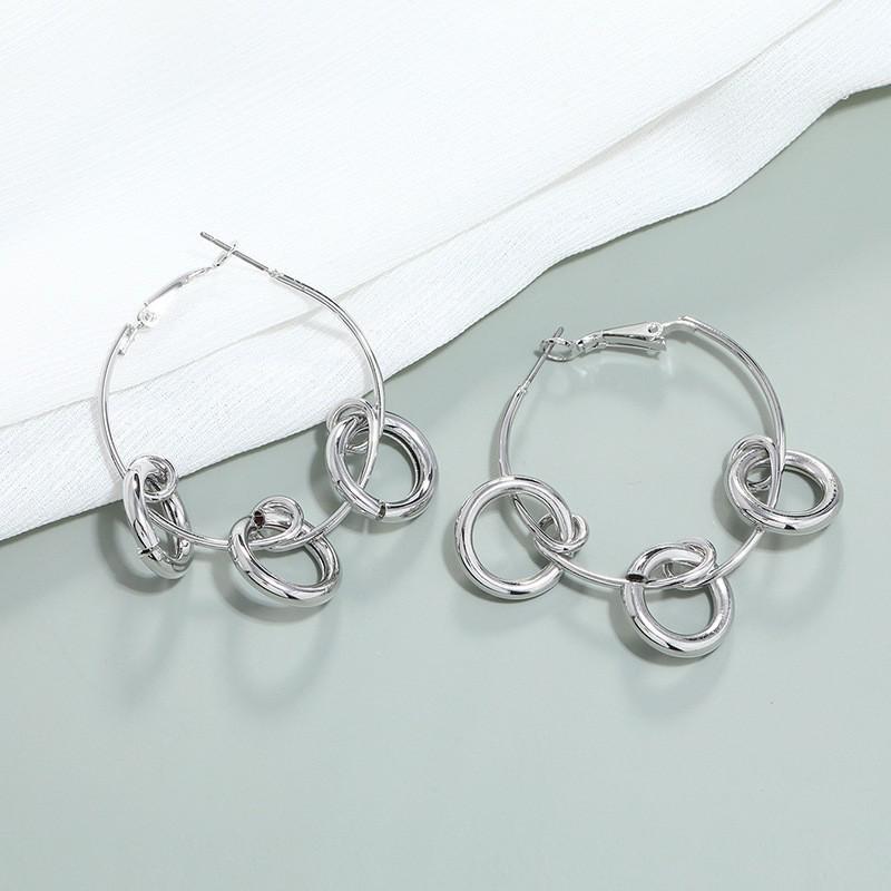 French Retro Alloy Earrings - Japanese/Korean Creative Design, Exaggerated Circle Style