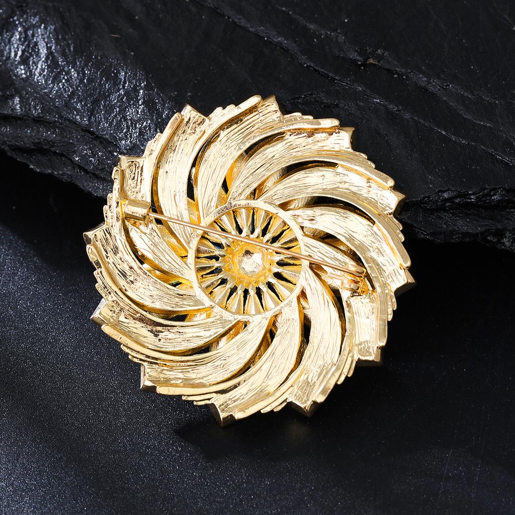 Luxury Temperament Plant Flower Brooch Cross-border Trade Crystal Flower Brooch Clothing Women's Delicate Rhinestone Accessories