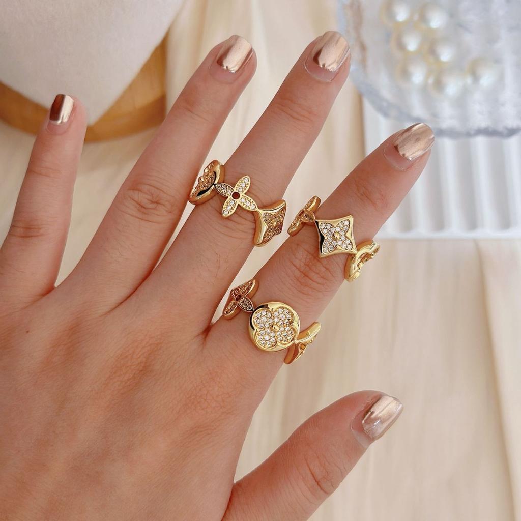 Trendy High-Quality Gold-Plated Women'S Geometric Diamond-Encrusted Four-Leaf Flower Ring Women'S Personalized Wind Ring