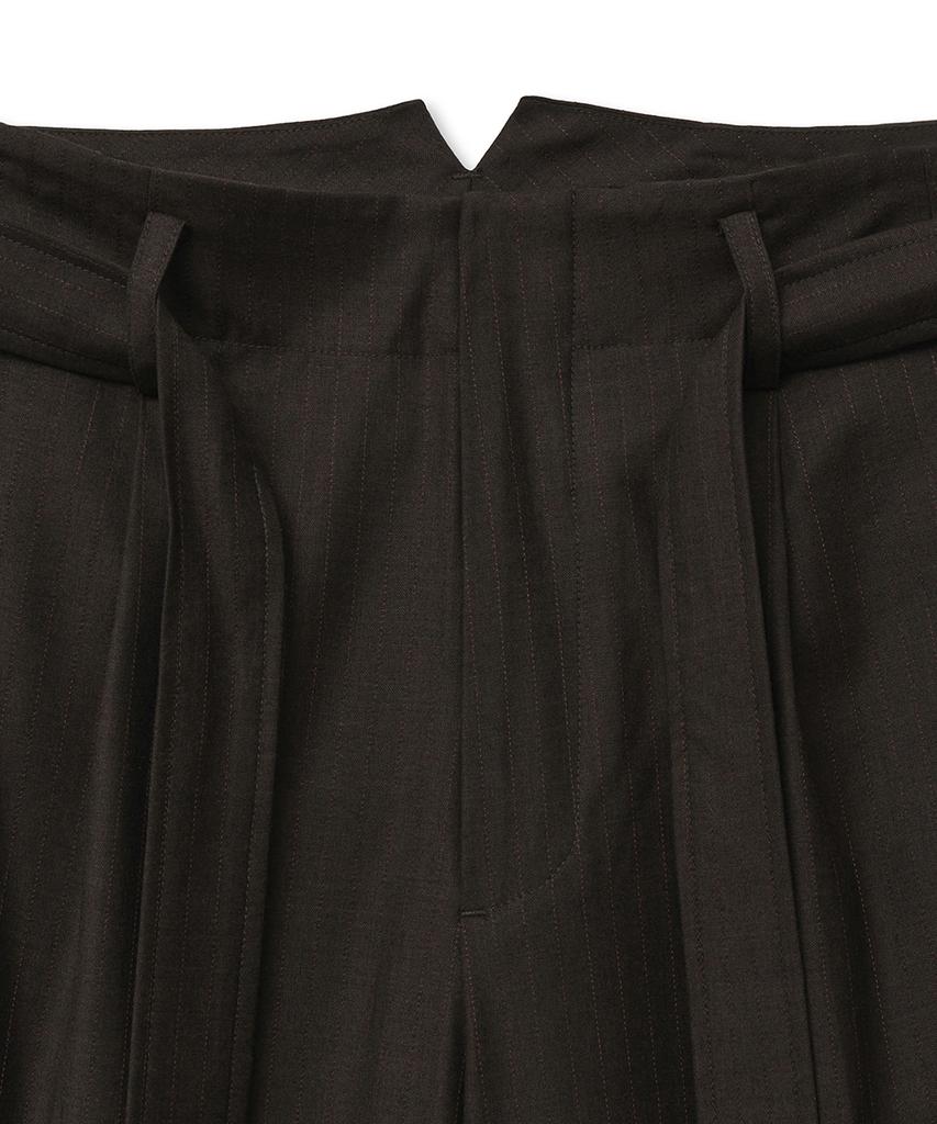 NOIRER Belted Two-Tuck Wide Slacks (Brown Stripe)
