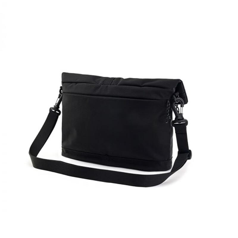 The North Face Base Camp 7.9L Unisex Crossbody Bag