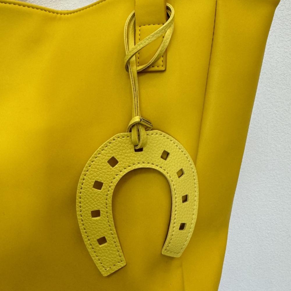 2PCS Creative Casual Horse Hoof Pendant Fashion Leather Key Chain Solid Color Exquisite Purse Accessories Women