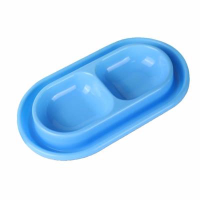 Cani – Distributori di cibo e acqua per gatti