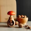 Casse-Noix - Creative Home - 10 x 6 cm - Bois - Forme de Champignon - Rouge et Blanc