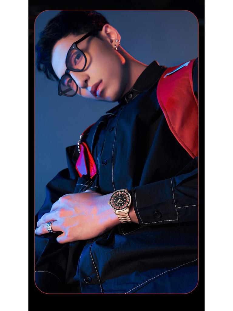 Men's Trendy Luminous Waterproof Quartz Watch with Leather Strap