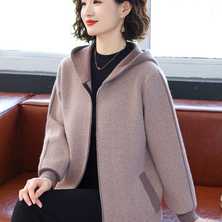 Módní pletený kardigan s kapucí 2025 pro středněvěké a starší ženy - Podzim/Zima
