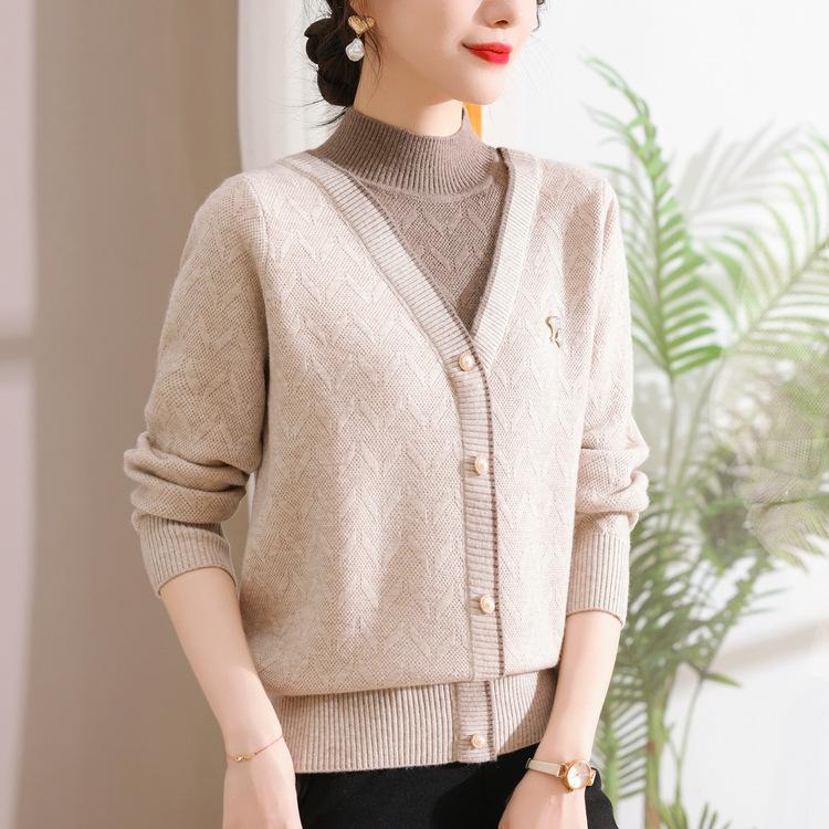 Mom Fake Two-piece Knitted Sweater Autumn and Winter Middle-aged and Elderly New Top
