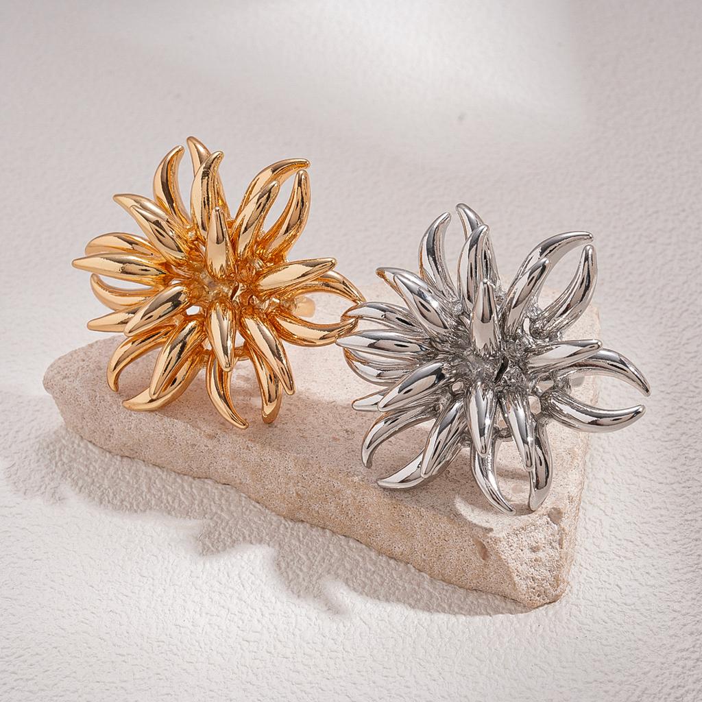 Exaggerated personality metal feeling flower opening ring cold wind jewelry