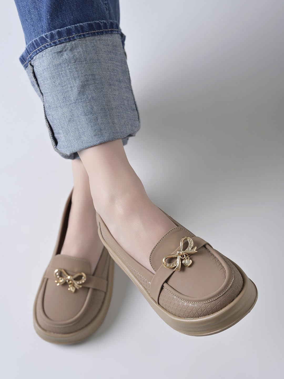 Shoetopia Женские туфли-лоферы на платформе Стильные повседневные туфли без шнуровки с металлическим декором Удобная обувь на каждый день балетки 7 бежевый 1840₽