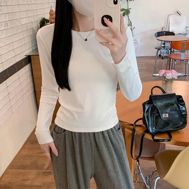 Women's Slim Fit Fleece-Lined T-Shirt: Warm, Fashionable, Round Neck, Long Sleeve, Waist-Cinching Base Layer for Autumn and Winter.