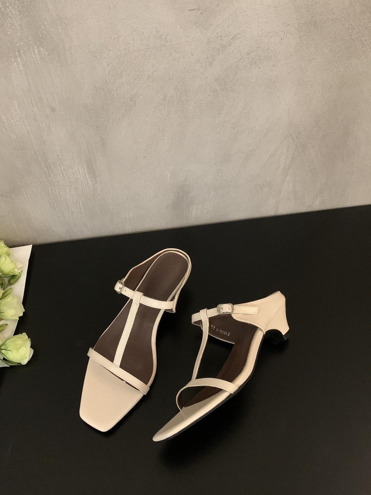 

French retro niche thick heel cool slippers women s outer wear 2025 summer new open-toed hollowed-out vacation Roman sandals 40 бежевый