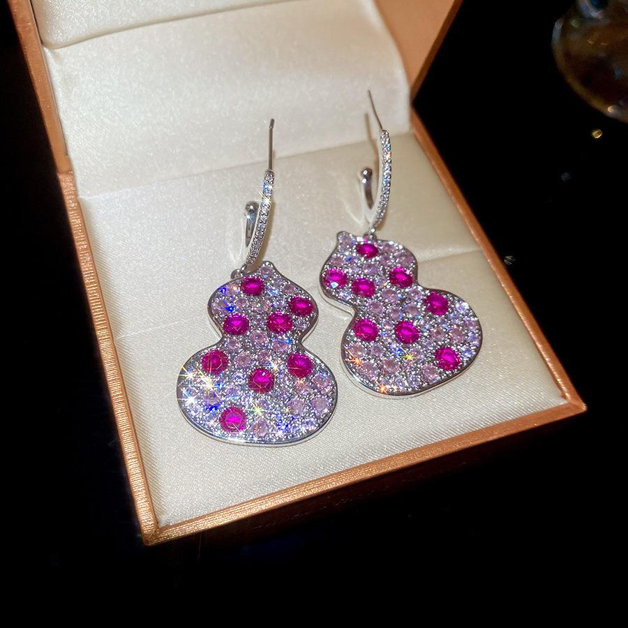 

Французский придворный стиль Серьги-пусеты с прямоугольным цирконом на серебряных иглах Изысканные легкие роскошные высококлассные серьги Преувеличенные серьги Женщины