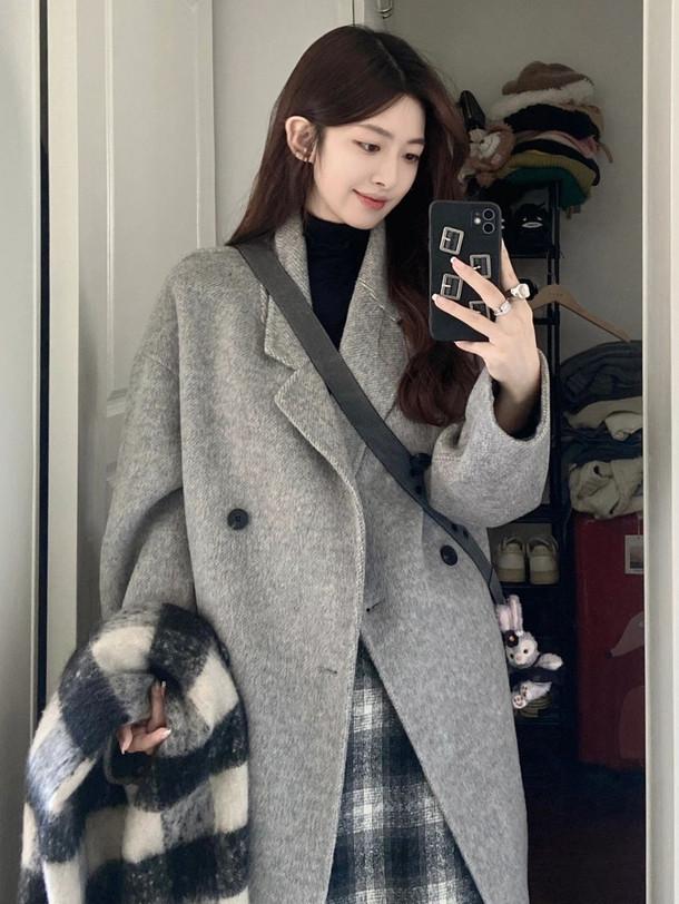 2025 Korean Style Petite Woolen Mid-Length Oatmeal Color Women s Hepburn Coat M (110-125 Jin)
