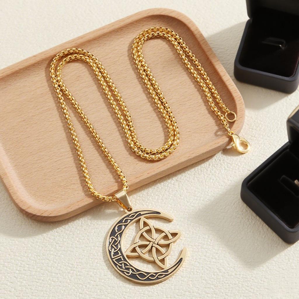 Celtic Irish Knot Necklace Stainless Steel Witch Moon Amulet Protection Jewelry Women Accessory
