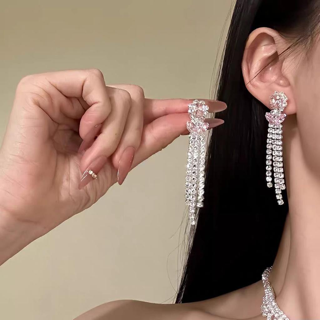 [Pink Diamond Streamer] Light Luxury Premium Sense Pink Water Drop Flash Diamond Necklace Earrings Versatile Clavicle Chain Earrings Set