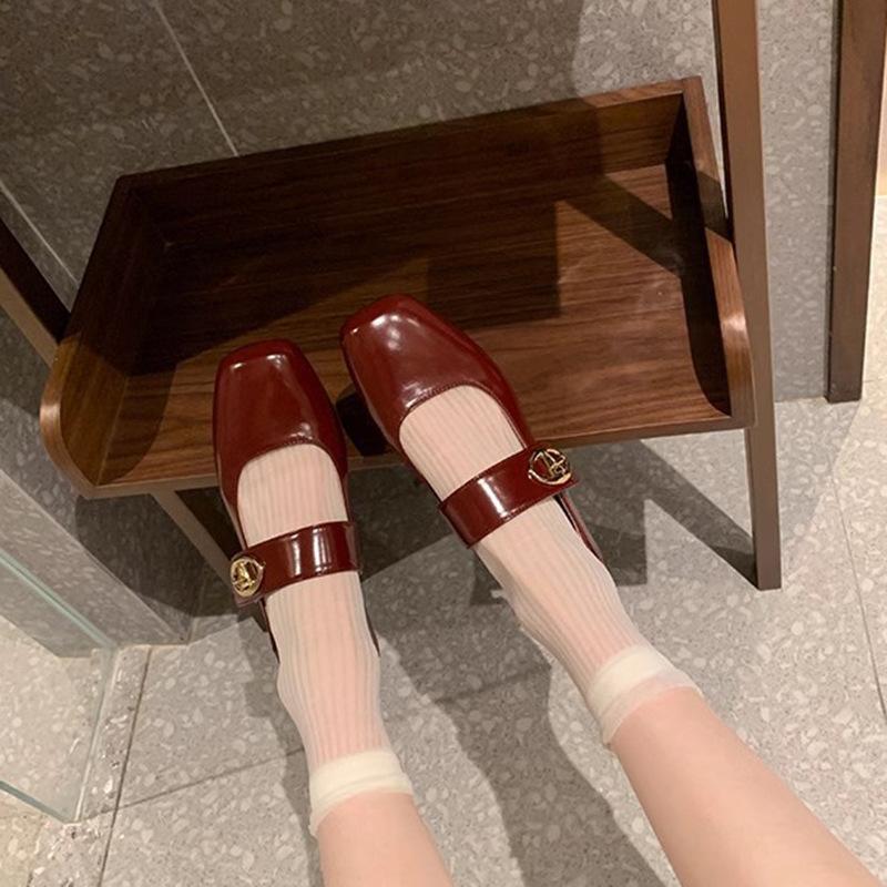 

2025 осень новый французский ретро квадратный носок слово с липучкой Мэри Джейн туфли-лодочки на плоской подошве женские 35