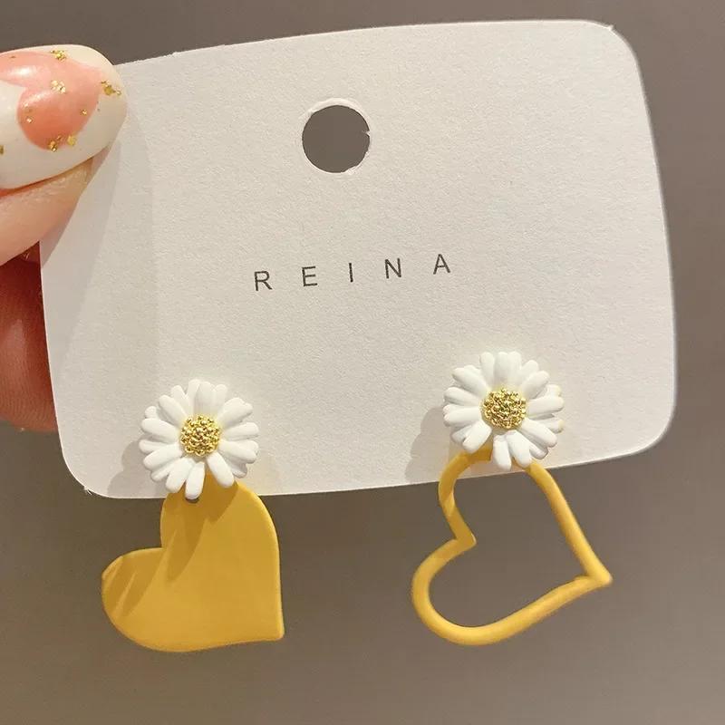 Yellow Small Fresh Fashion Versatile Flowers Butterfly Earrings Simple Geometric Cute Sweet Temperament Earrings Womens Jewelry