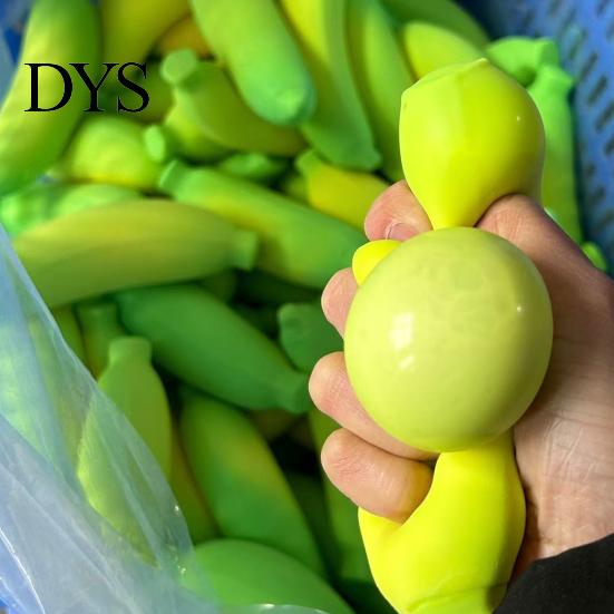 Travel Stress Reliever 2Pcs Relief Simulation Banana Toy Anti-Anxiety Color Changing Squeeze Fidget Slow Rising Fruit Sensory Office Worker