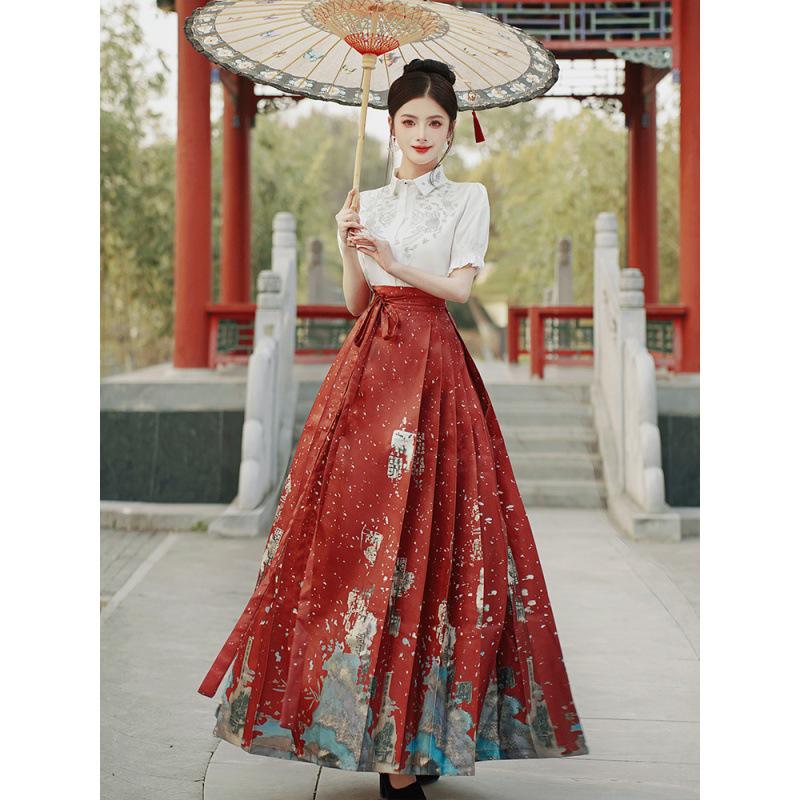 Chinese Style Embroidered Hanfu: Short-Sleeved Top & Gradient Dark Green Horse-Face Skirt Set